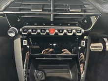 Peugeot E-2008 GT - Thumb 12