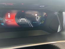 Peugeot E-2008 GT - Thumb 16