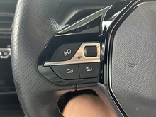 Peugeot E-2008 GT - Thumb 17