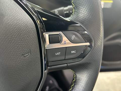 Peugeot E-2008 50kWh GT SUV 5dr Electric Auto (136 ps) - U10551