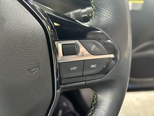 Peugeot E-2008 GT - Thumb 18