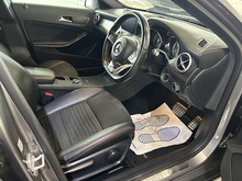 Mercedes-Benz GLA GLA220d AMG Line - Thumb 6