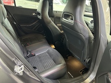 Mercedes-Benz GLA GLA220d AMG Line - Thumb 7