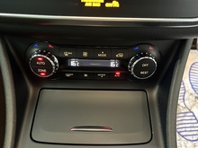 Mercedes-Benz GLA GLA220d AMG Line - Thumb 14