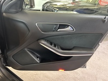 Mercedes-Benz GLA GLA220d AMG Line - Thumb 20