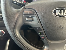 Kia Ceed CRDi 1 - Thumb 14