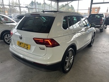 Volkswagen Tiguan TSI BlueMotion Tech SEL - Thumb 3