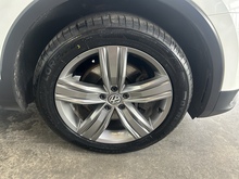 Volkswagen Tiguan TSI BlueMotion Tech SEL - Thumb 21