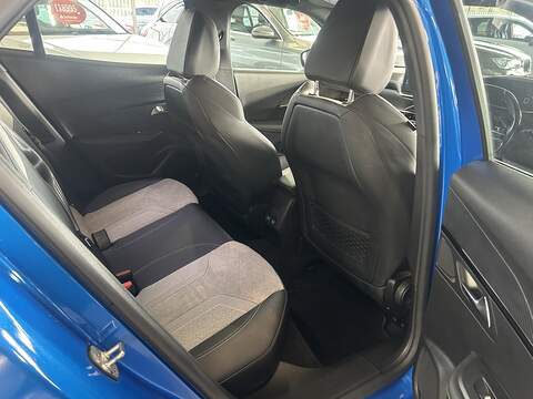 Peugeot E-2008 50kWh GT Premium SUV 5dr Electric Auto (136 ps) - U10587