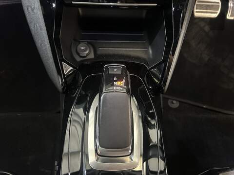 Peugeot E-2008 50kWh GT Premium SUV 5dr Electric Auto (136 ps) - U10587