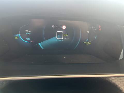 Peugeot E-2008 50kWh GT Premium SUV 5dr Electric Auto (136 ps) - U10587