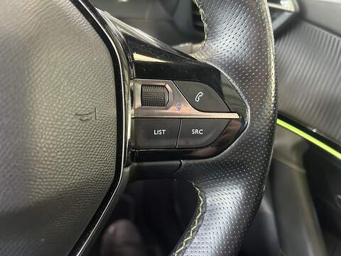 Peugeot E-2008 50kWh GT Premium SUV 5dr Electric Auto (136 ps) - U10587