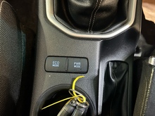 Toyota Hilux D-4D Invincible - Thumb 11