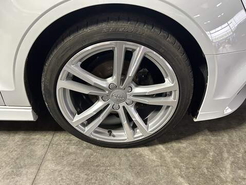 Audi A3 1.0 TFSI 30 S line Saloon 4dr Petrol Manual Euro 6 (s/s) (116 ps) - U10611