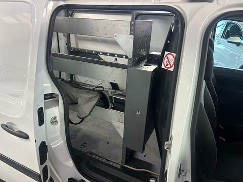 Renault Kangoo Maxi ZE LL21 33kWh Business Crew Van 4dr Electric Auto L3 H1 (i) (60 ps) - U10618