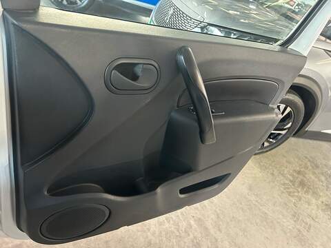 Renault Kangoo Maxi ZE LL21 33kWh Business Crew Van 4dr Electric Auto L3 H1 (i) (60 ps) - U10618