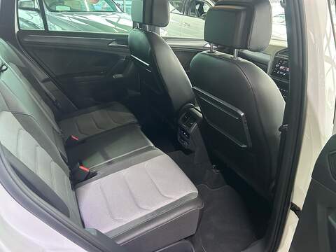 Volkswagen Tiguan 2.0 TDI R-Line Tech SUV 5dr Diesel DSG 4Motion Euro 6 (s/s) (150 ps) - U10633