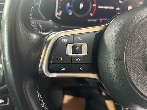 Volkswagen Tiguan 2.0 TDI R-Line Tech SUV 5dr Diesel DSG 4Motion Euro 6 (s/s) (150 ps) - U10633