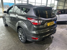 Ford Kuga TDCi EcoBlue ST-Line Edition - Thumb 4