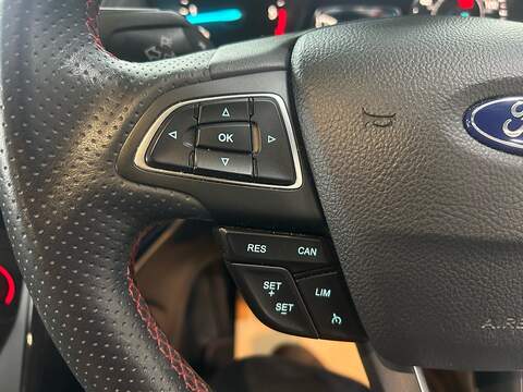 Ford Kuga 2.0 TDCi EcoBlue ST-Line Edition SUV 5dr Diesel Manual Euro 6 (s/s) (150 ps) - U10639