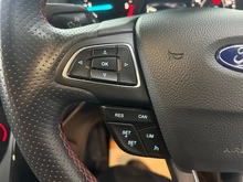 Ford Kuga TDCi EcoBlue ST-Line Edition - Thumb 14