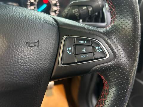 Ford Kuga 2.0 TDCi EcoBlue ST-Line Edition SUV 5dr Diesel Manual Euro 6 (s/s) (150 ps) - U10639