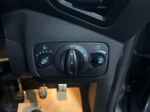 Ford Kuga 2.0 TDCi EcoBlue ST-Line Edition SUV 5dr Diesel Manual Euro 6 (s/s) (150 ps) - U10639