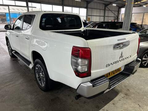 Mitsubishi L200 2.2 DI-D DC Barbarian X Pickup Double Cab 4dr Diesel Auto 4WD Euro 6 (s/s) (150 ps) - U10646