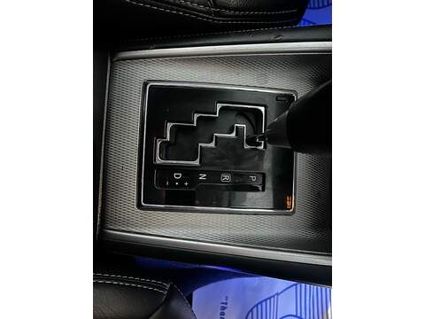 Mitsubishi L200 2.2 DI-D DC Barbarian X Pickup Double Cab 4dr Diesel Auto 4WD Euro 6 (s/s) (150 ps) - U10646