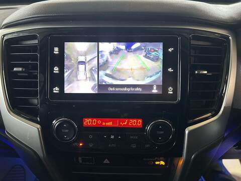 Mitsubishi L200 2.2 DI-D DC Barbarian X Pickup Double Cab 4dr Diesel Auto 4WD Euro 6 (s/s) (150 ps) - U10646