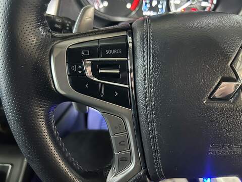 Mitsubishi L200 2.2 DI-D DC Barbarian X Pickup Double Cab 4dr Diesel Auto 4WD Euro 6 (s/s) (150 ps) - U10646