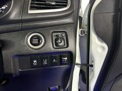 Mitsubishi L200 2.2 DI-D DC Barbarian X Pickup Double Cab 4dr Diesel Auto 4WD Euro 6 (s/s) (150 ps) - U10646