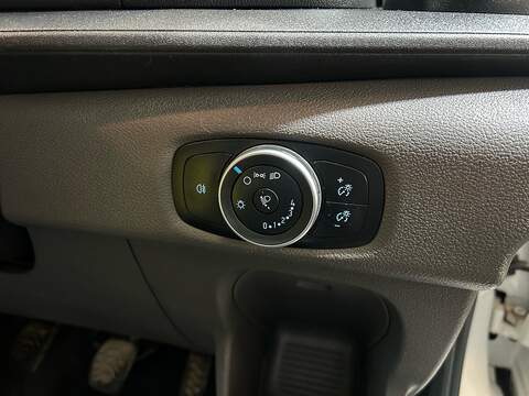 Ford Transit 2.0 350 EcoBlue HD Leader Chassis Cab 2dr Diesel Manual RWD L2 Euro 6 (s/s) (130 ps) - U10647