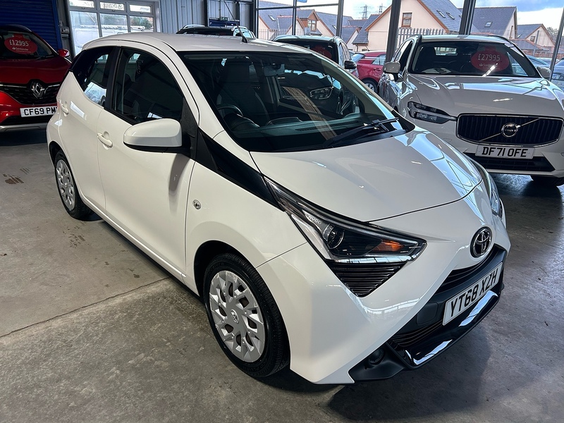 Toyota AYGO VVT-i x-play