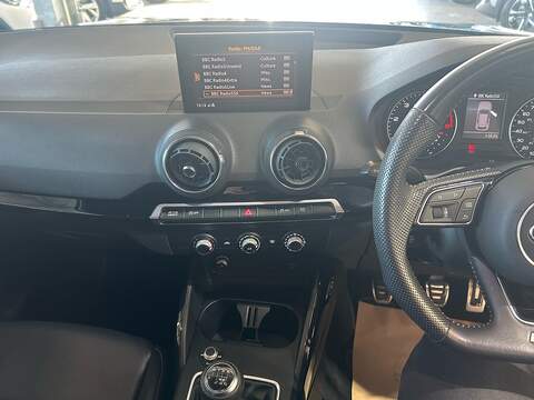 Audi Q2 1.6 TDI 30 Black Edition SUV 5dr Diesel Manual Euro 6 (s/s) (116 ps) - U10658