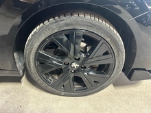 Peugeot 208 PureTech Allure Premium - Thumb 17