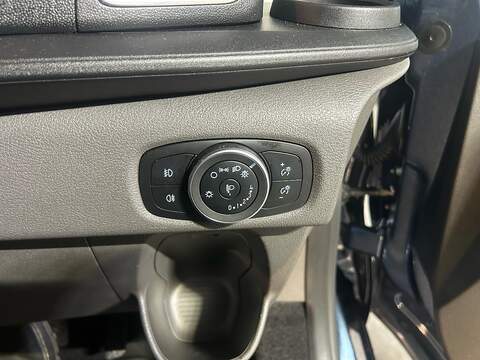 Ford Transit Custom Ford Transit Custom 300 EcoBlue Limited Panel Van 2.0 Automatic Diesel - U10664