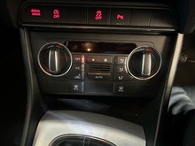 Audi Q3 TFSI CoD S line Edition - Thumb 12