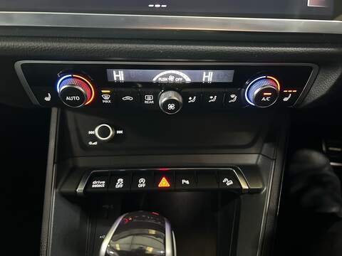 Audi Q3 1.5 TFSI CoD 35 S line Sportback 5dr Petrol S Tronic Euro 6 (s/s) (150 ps) - U10727