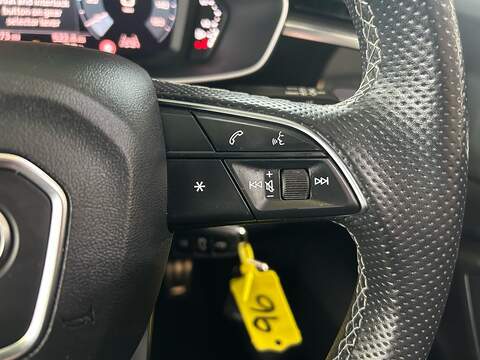 Audi Q3 1.5 TFSI CoD 35 S line Sportback 5dr Petrol S Tronic Euro 6 (s/s) (150 ps) - U10727