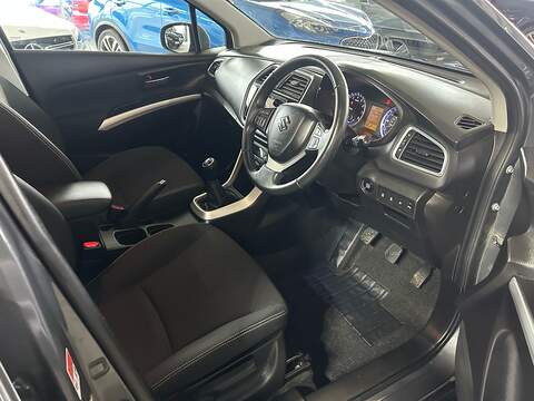 Suzuki SX4 S-Cross 1.0 Boosterjet SZ-T SUV 5dr Petrol Manual Euro 6 (111 ps) - U10729