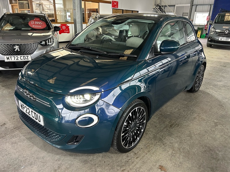 Fiat 500e 42kWh La Prima Hatchback 3dr Electric Auto (118 ps) - U10739