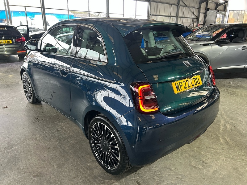 Fiat 500e 42kWh La Prima Hatchback 3dr Electric Auto (118 ps) - U10739