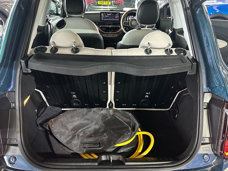 Fiat 500e 42kWh La Prima Hatchback 3dr Electric Auto (118 ps) - U10739