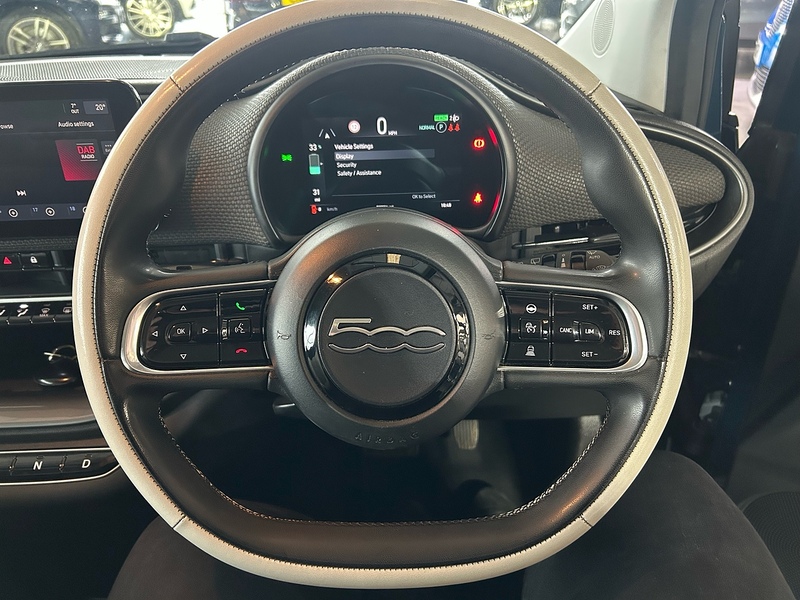 Fiat 500e 42kWh La Prima Hatchback 3dr Electric Auto (118 ps) - U10739