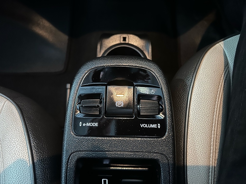 Fiat 500e 42kWh La Prima Hatchback 3dr Electric Auto (118 ps) - U10739