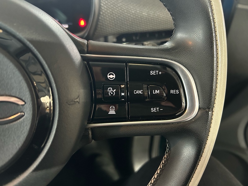 Fiat 500e 42kWh La Prima Hatchback 3dr Electric Auto (118 ps) - U10739