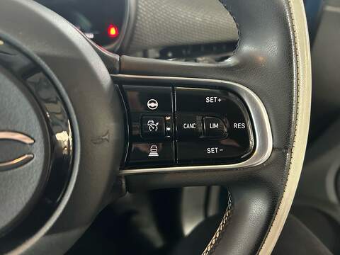 Fiat 500e 42kWh La Prima Hatchback 3dr Electric Auto (118 ps) - U10739