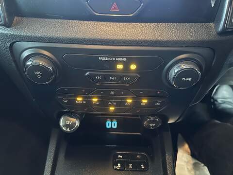 Ford Ranger 2.0 EcoBlue Wildtrak Pickup Double Cab 4dr Diesel Auto 4WD Euro 6 (s/s) (213 ps) - U10760