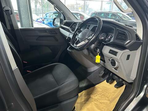 Volkswagen Transporter 2.0 TDI T32 Highline Kombi Double Cab 5dr Diesel Manual FWD SWB Euro 6 (s/s) (150 ps) - U10762